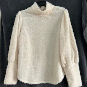 Status by Chenault Fuzzy Beige Sweater, Size Large